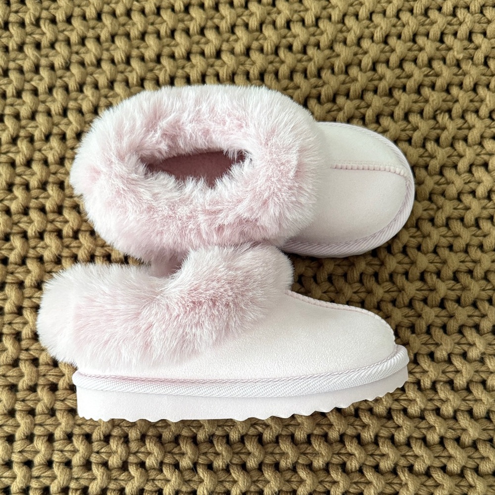 Cat & Jack Light Pink Kids Slippers with Faux Fur